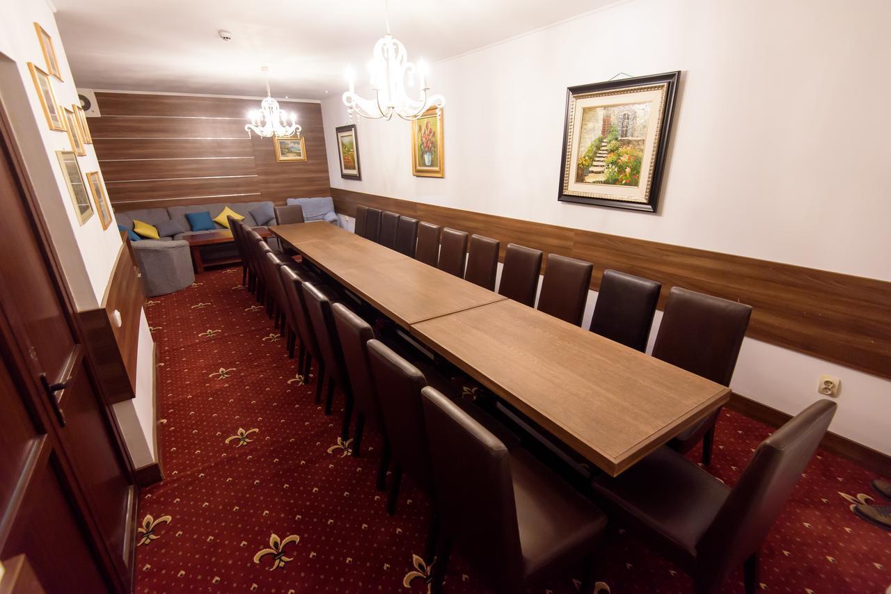 Hotel Castel Ramnicu Valcea