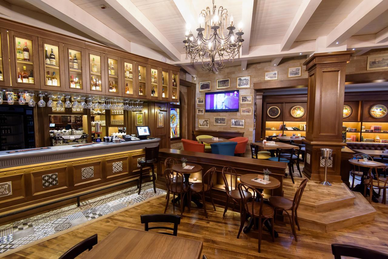 Castel Hotel 3*